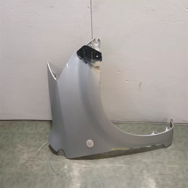 Parafango anteriore destro