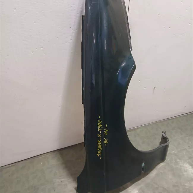 Parafango anteriore destro