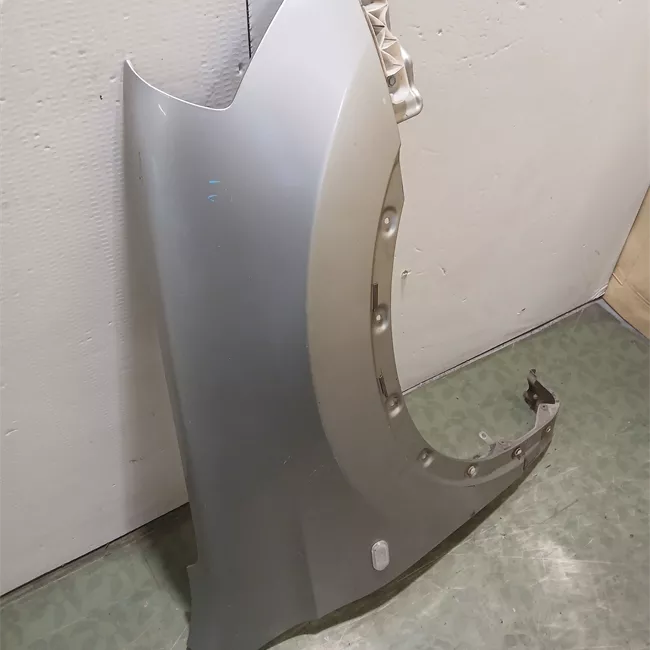 Parafango anteriore destro