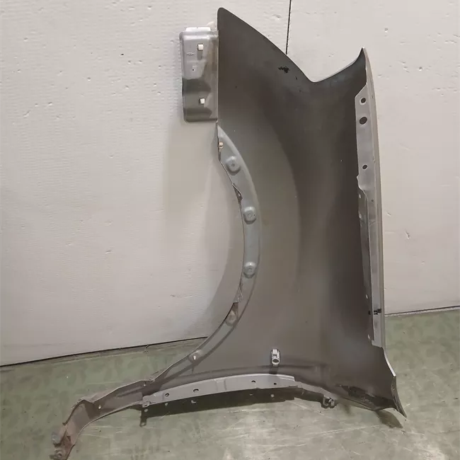 Parafango anteriore destro