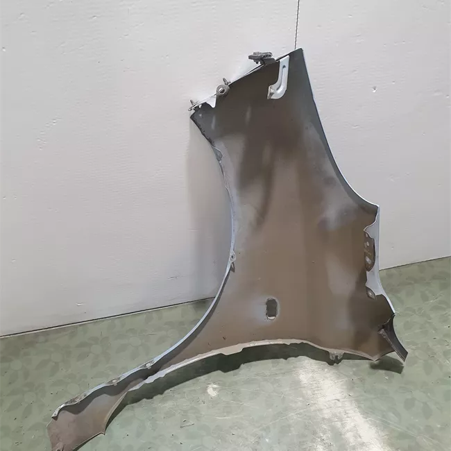 Parafango anteriore destro