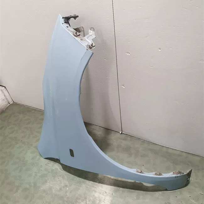 Parafango anteriore destro