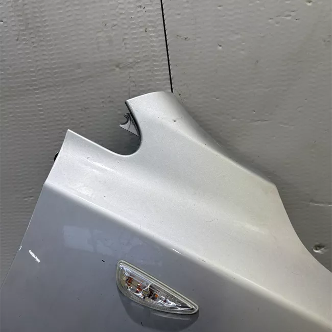 Parafango anteriore destro