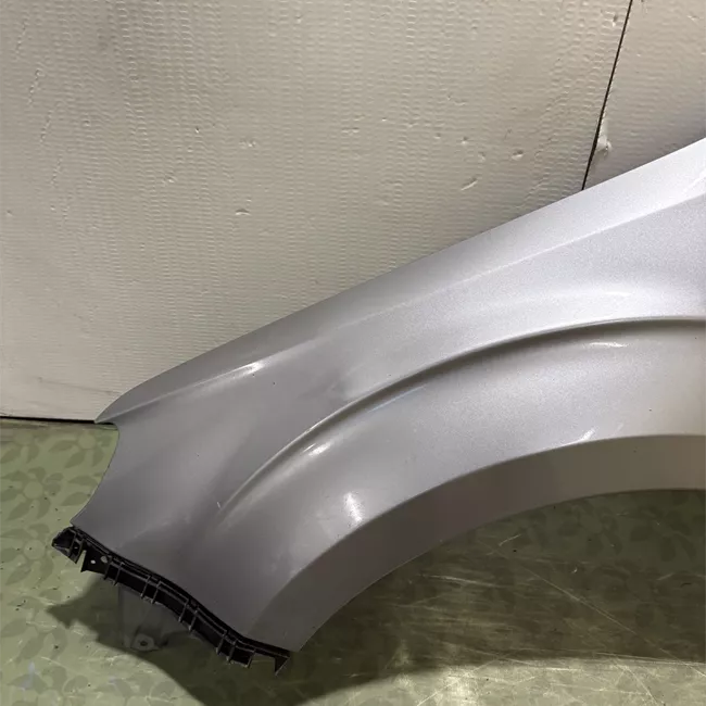 Parafango anteriore sinistro