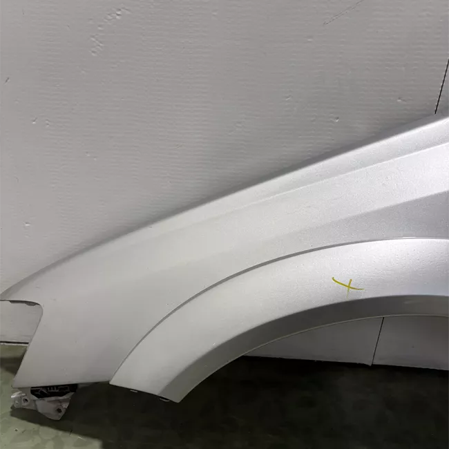 Parafango anteriore sinistro