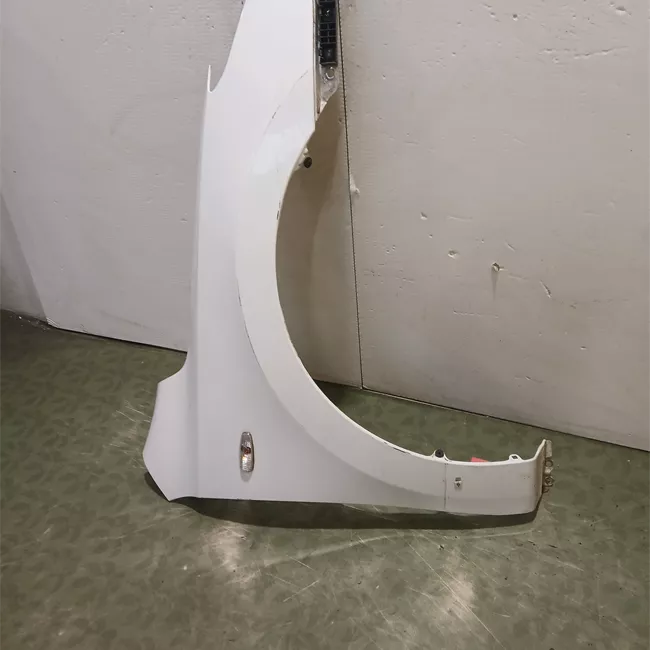 Parafango anteriore destro