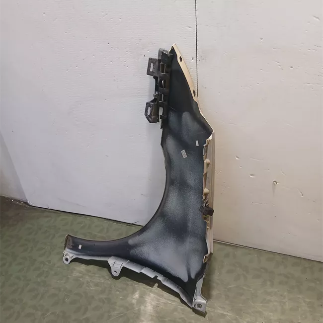 Parafango anteriore destro