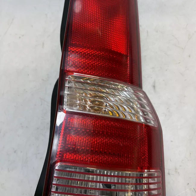 Fanale posteriore destro 11/04<