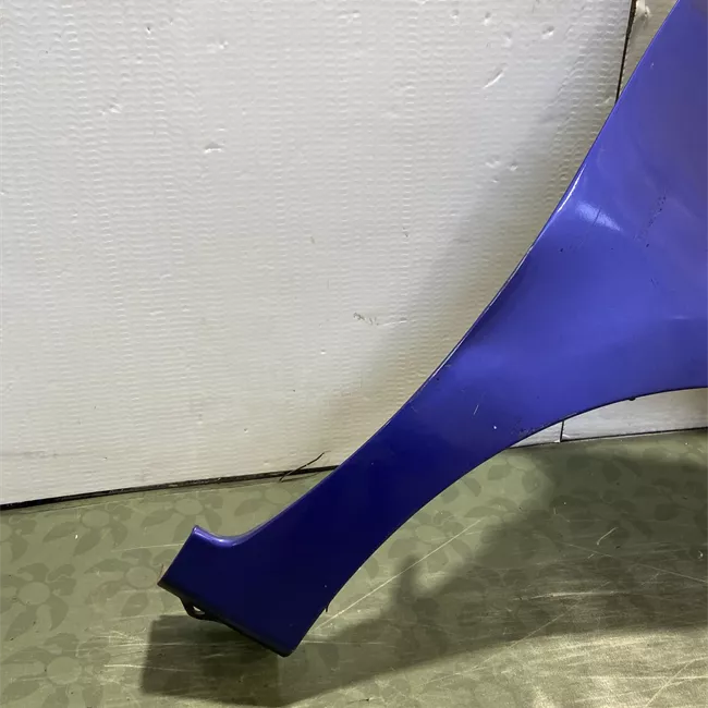 Parafango anteriore destro