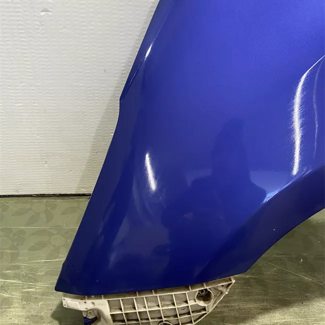 Parafango anteriore sinistro