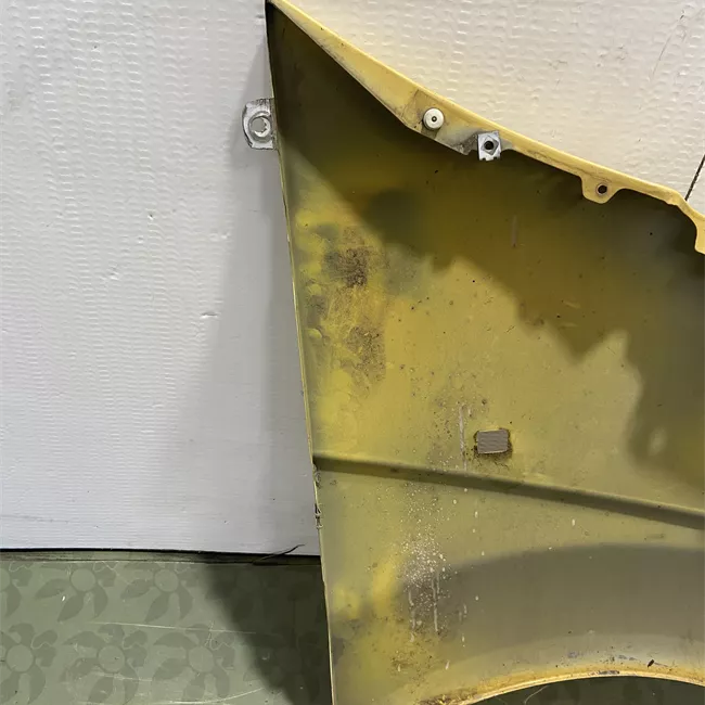 Parafango anteriore sinistro