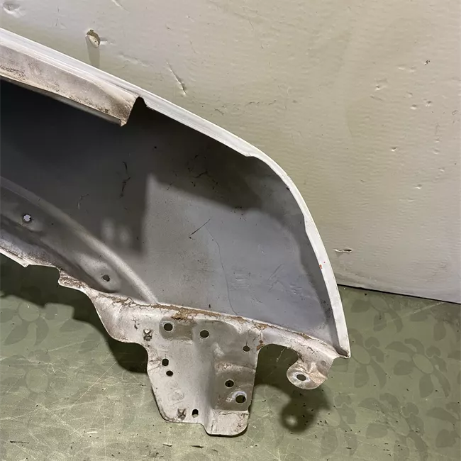 Parafango anteriore sinistro