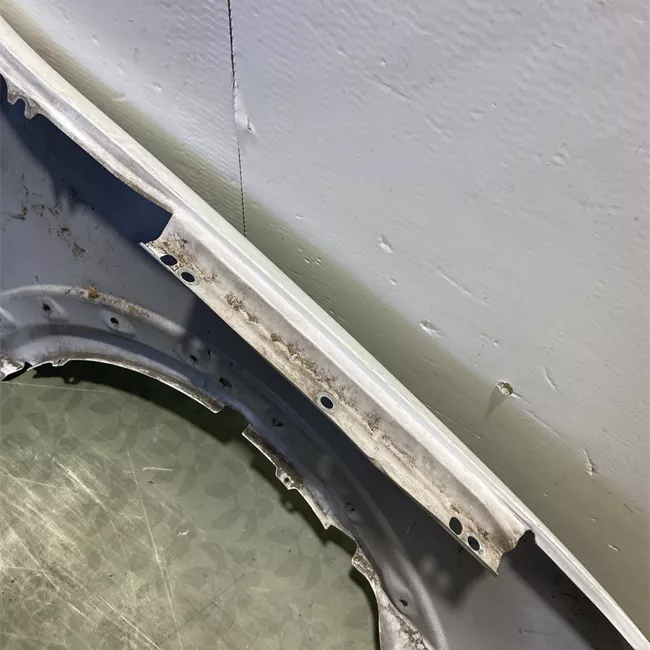 Parafango anteriore sinistro