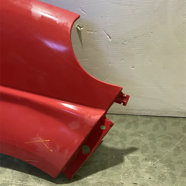 Parafango anteriore destro