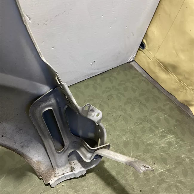 Parafango anteriore sinistro