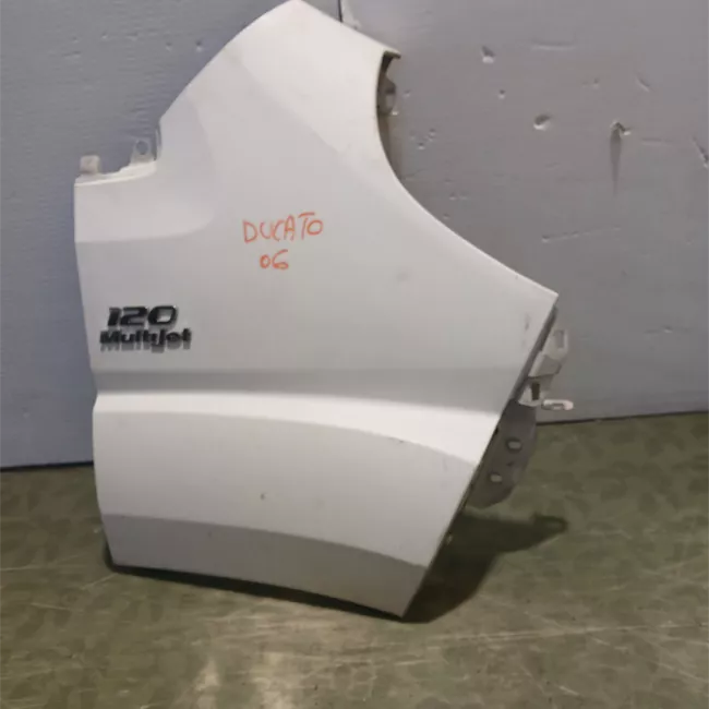 Parafango anteriore destro