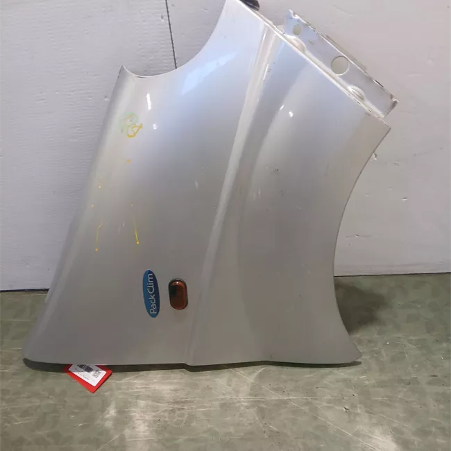 Parafango anteriore destro