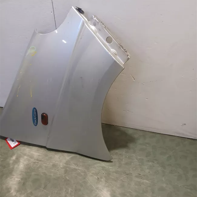 Parafango anteriore destro