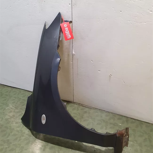 Parafango anteriore destro