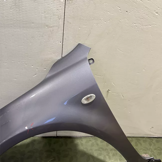 Parafango anteriore sinistro