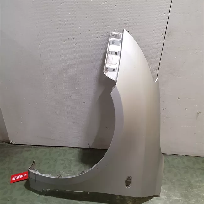 Parafango anteriore sinistro