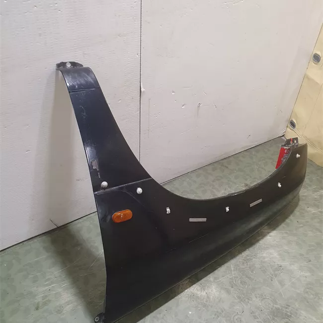 Parafango anteriore destro