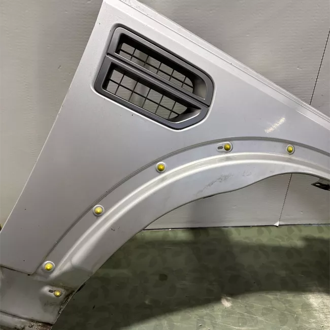 Parafango anteriore destro