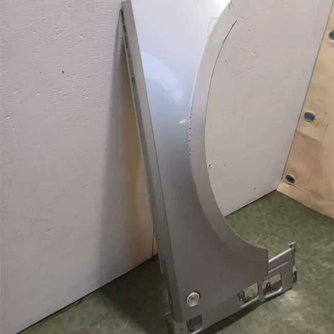 Parafango anteriore destro