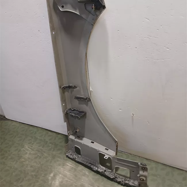 Parafango anteriore sinistro