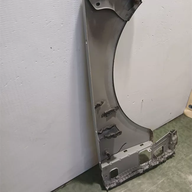 Parafango anteriore sinistro