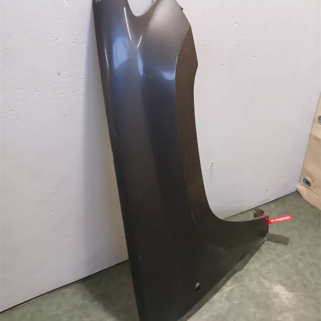 Parafango anteriore destro