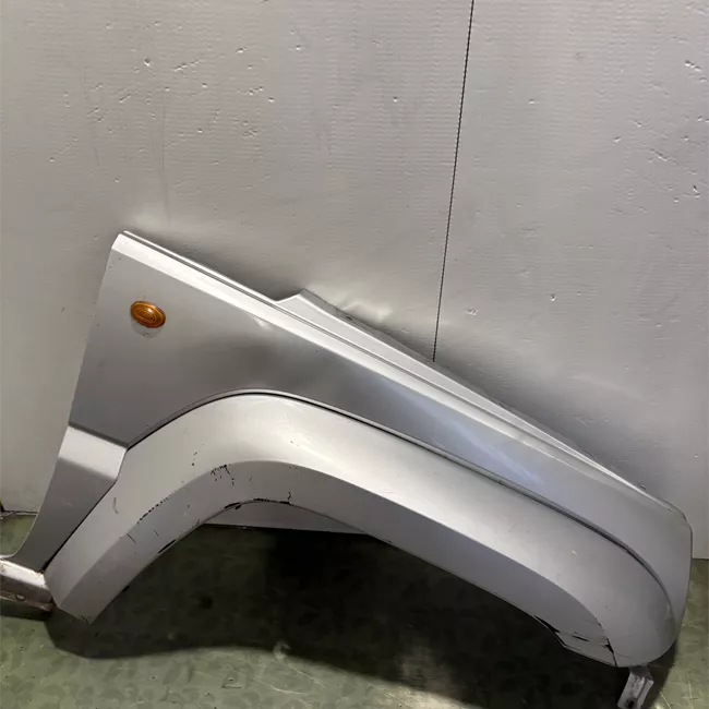 Parafango anteriore destro