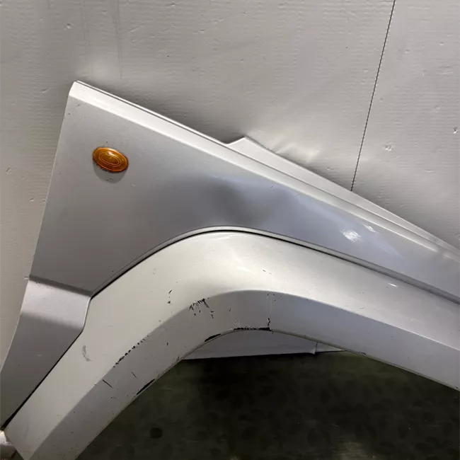 Parafango anteriore destro