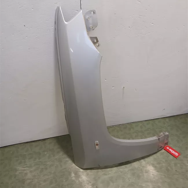 Parafango anteriore destro