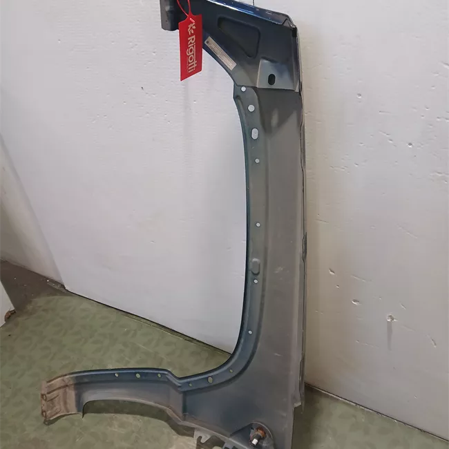 Parafango anteriore destro