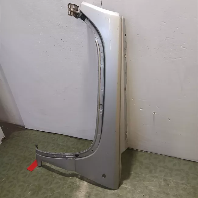 Parafango anteriore sinistro