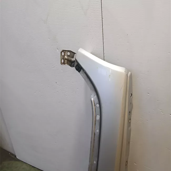 Parafango anteriore sinistro