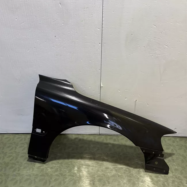 Parafango anteriore destro