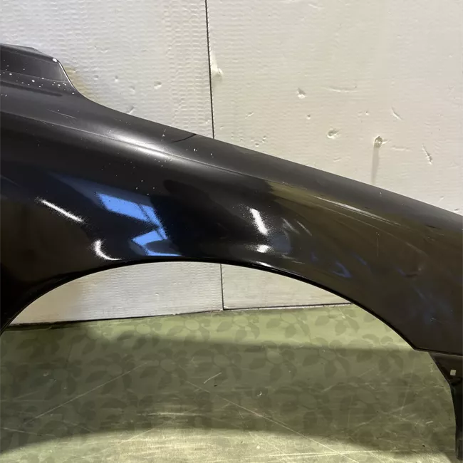 Parafango anteriore destro