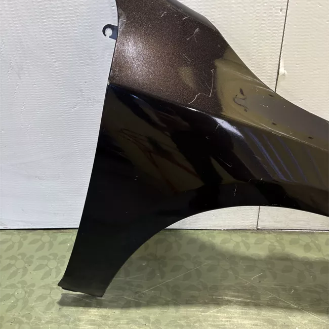 Parafango anteriore destro