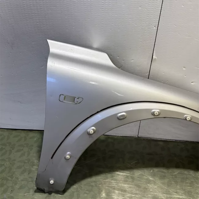 Parafango anteriore destro