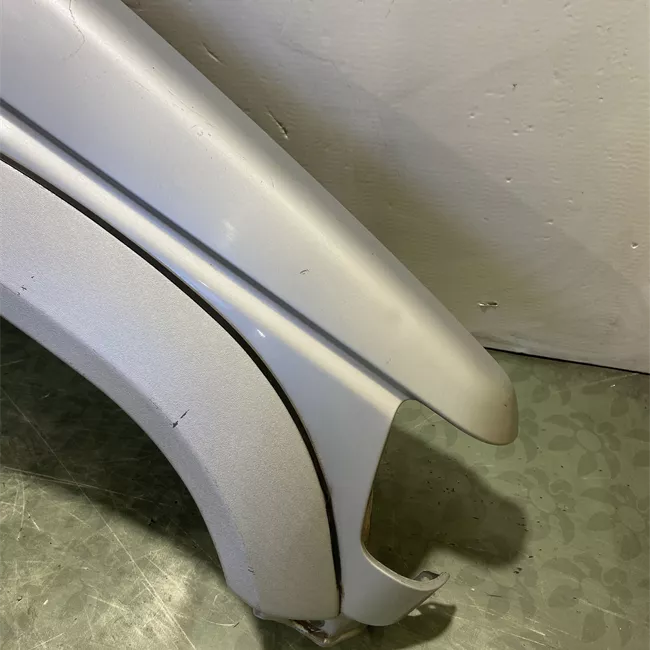 Parafango anteriore destro