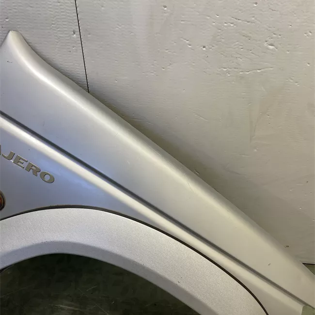 Parafango anteriore destro