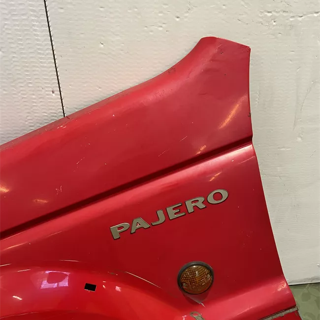 Parafango anteriore sinistro