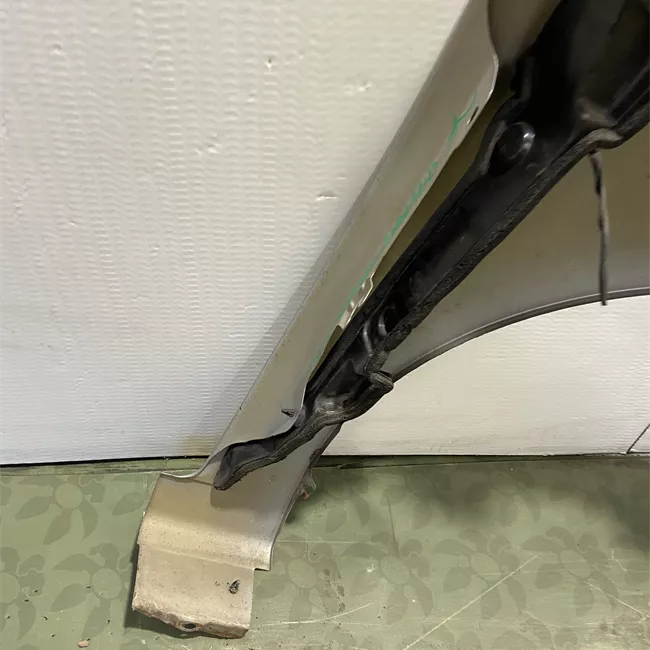 Parafango anteriore sinistro