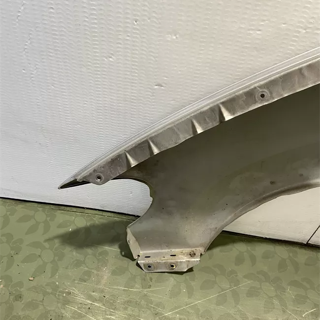 Parafango anteriore destro