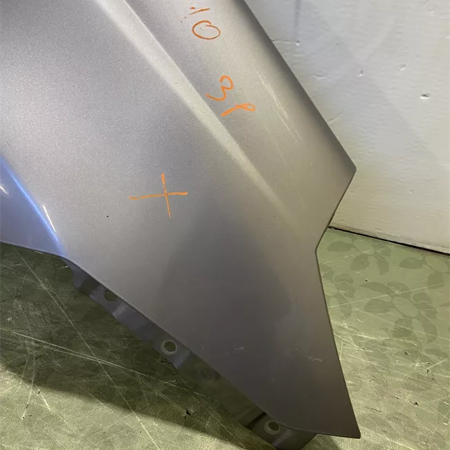 Parafango anteriore destro