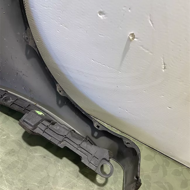 Parafango anteriore sinistro