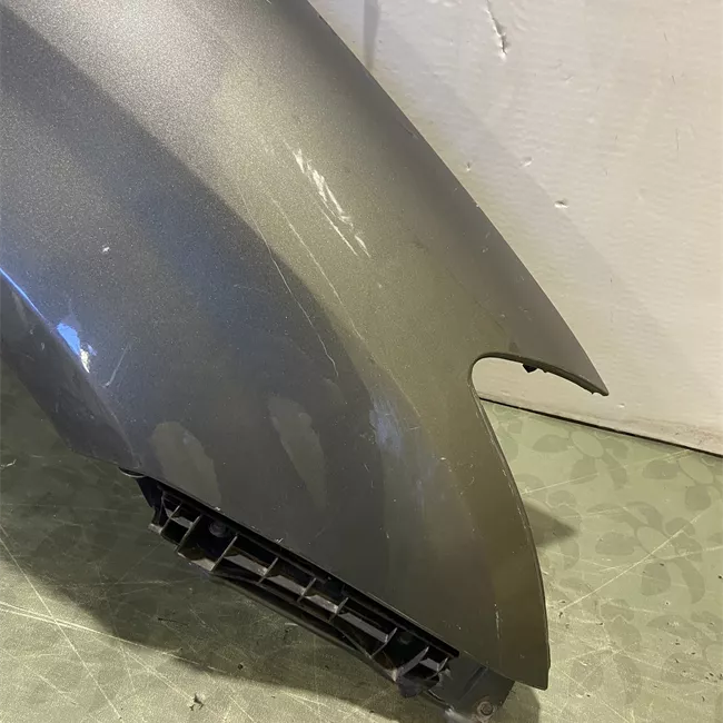 Parafango anteriore destro