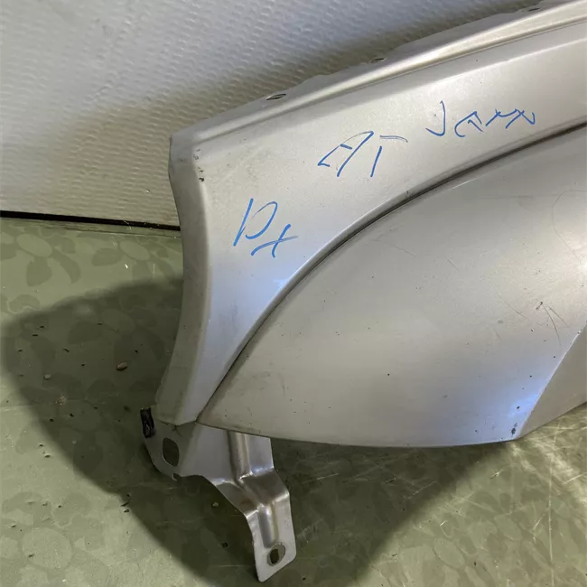 Parafango anteriore sinistro